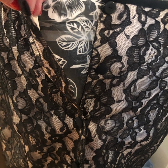Ultra Dress Collection large black lace,nude lined button back sleeveless - Picture 8 of 10